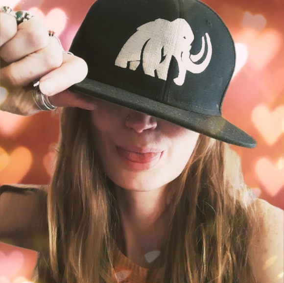 Meet your Posher, Qrishelle - Picture 3 of 7